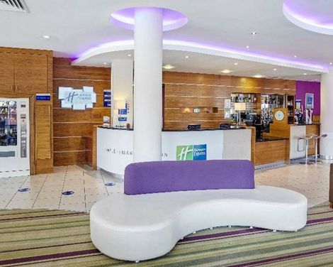 Holiday Inn Express London - Newbury Park-3