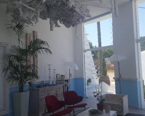 Kouros Home-0