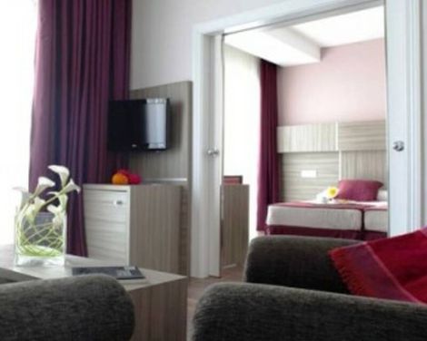 Hotel Serrano-0
