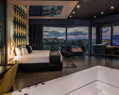 H Hotel