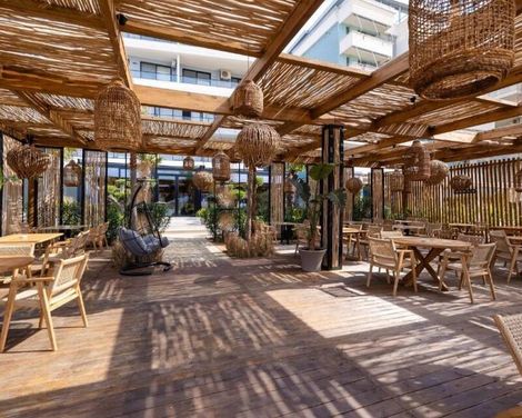 Sea & Sand Hotel