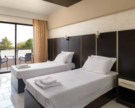 Rose Hotel