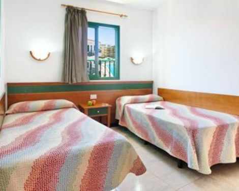 Apartamentos Las Faluas-3