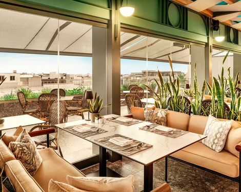 Zeus Essence Athens Central