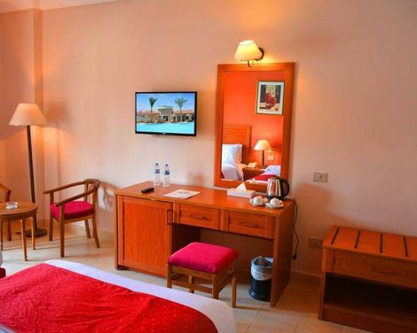 SUNRISE Riviera Aqua Park Resort-1