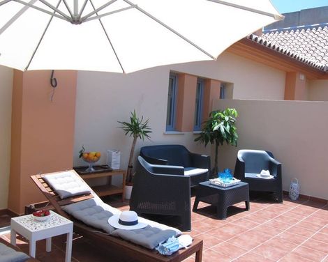 Life Apartments Alameda Colón-1