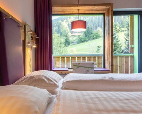 1. FC Köln Fanreise - Explorer Hotel