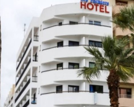 Les Palmiers Beach Hotel