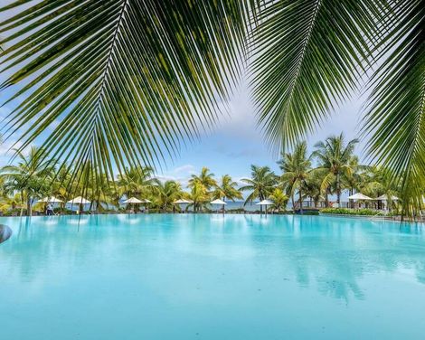 Victoria Beachcomber Resort & Spa