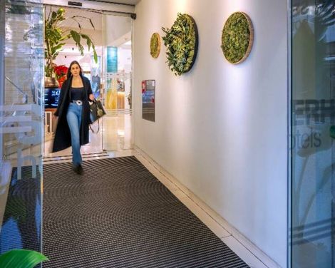 Hotel Serhs Rivoli Rambla-2