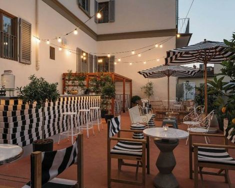 Ruby Bea Hotel & Bar-1