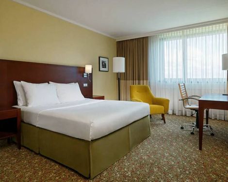 Courtyard Düsseldorf Seestern-3