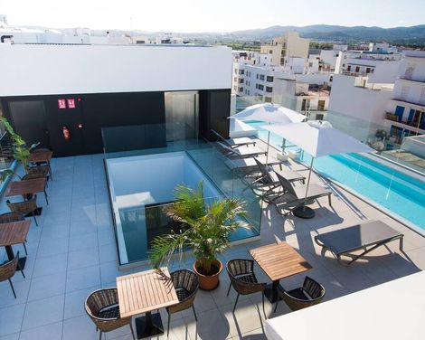 M. Hotel