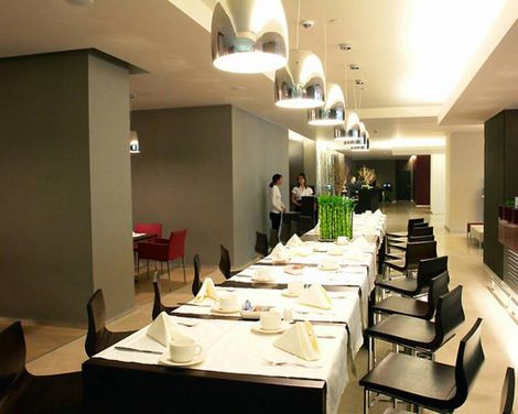 Ramada Plaza by Wyndham Bucharest Convention Center-3