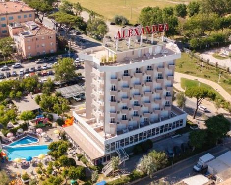 Color Alexandra Plaza Family Hotel