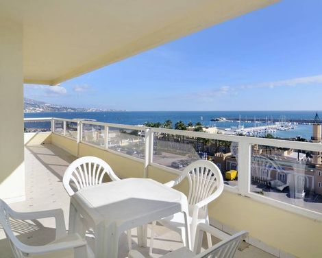 Hotel Apartamentos Pyr Fuengirola-2