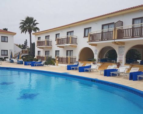 Cosmelenia Hotel & Apartments-3