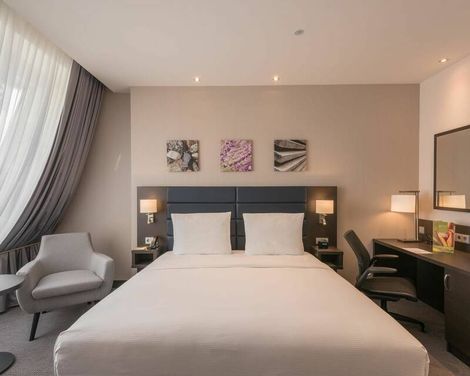 Hilton Garden Inn Frankfurt City Centre-1