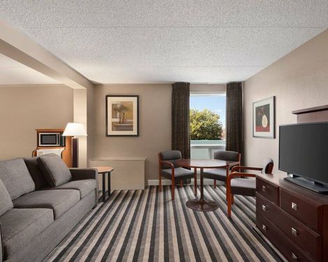 Royal Hotel Calgary, Trademark Collection by Wyndham-0