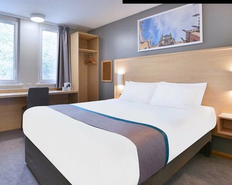 Travelodge Edinburgh Central-2