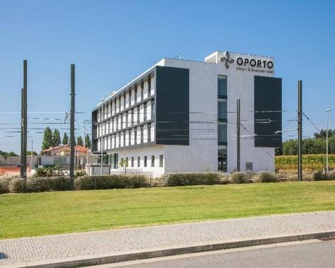 Oporto Airport & Business Hotel