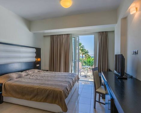 Cavo D’ Oro Hotel