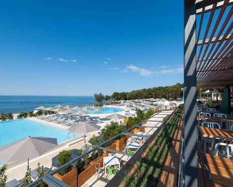 Maistra Select Amarin Resort