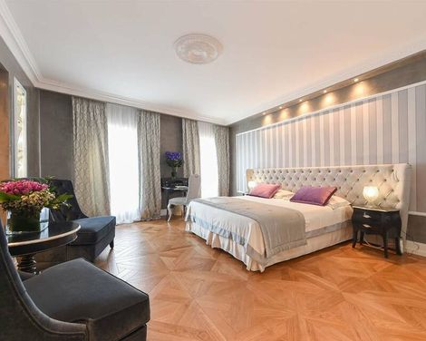 Hotel Savoia & Jolanda-0