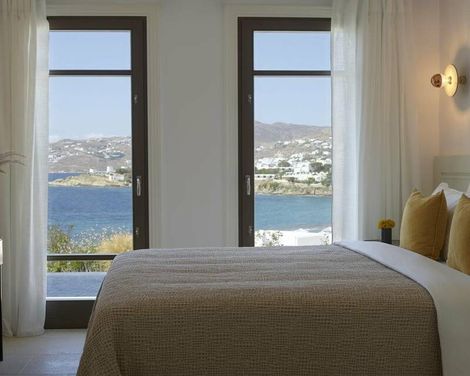 Bonzoe Suites & Villas