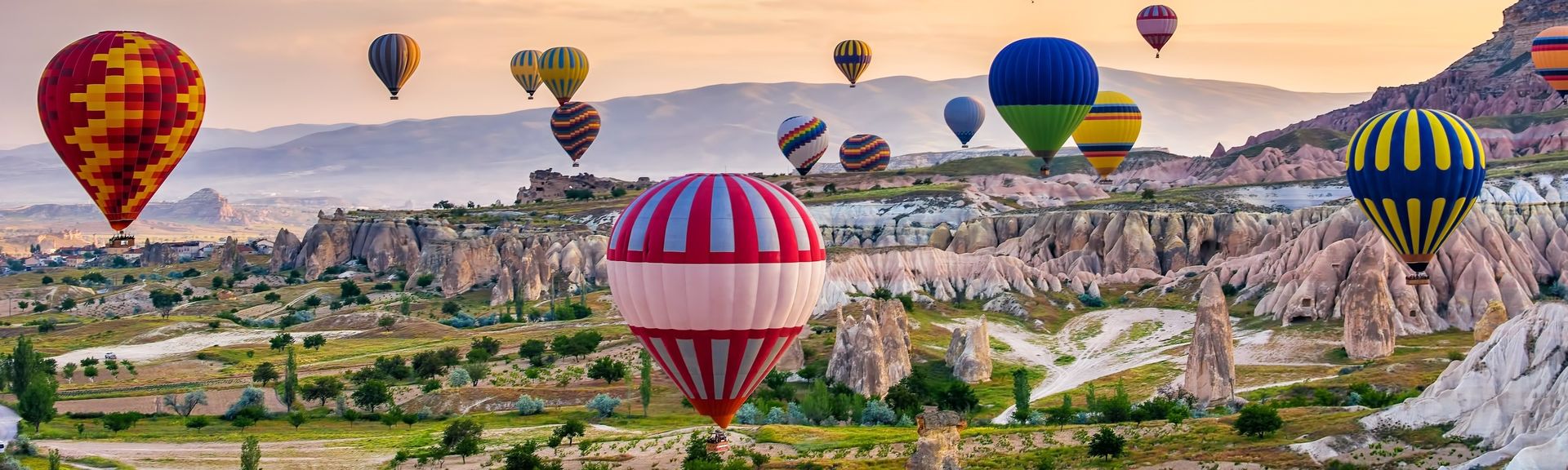 Weltberühmtes Ballon-Event in Kappadokien, Türkei