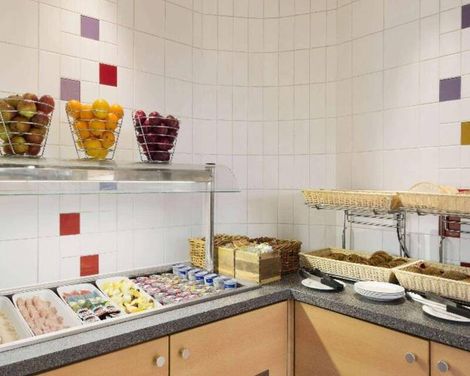 Ramada by Wyndham London North M1