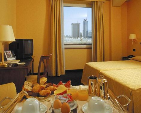 Ramada by Wyndham Naples-2