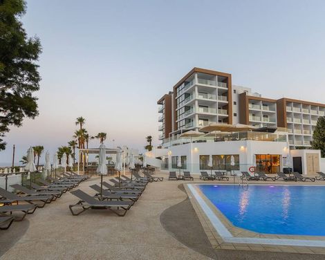 Leonardo Crystal Cove Hotel and Spa by the Sea