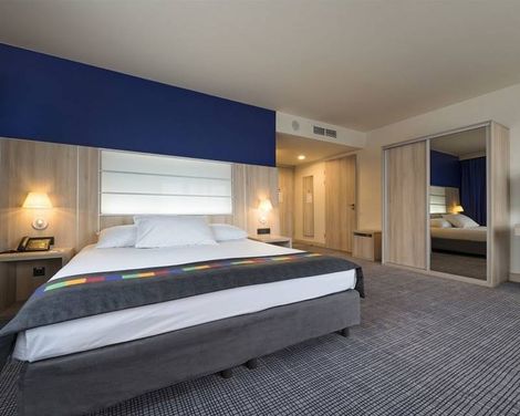 Park Inn by Radisson Krakow-1