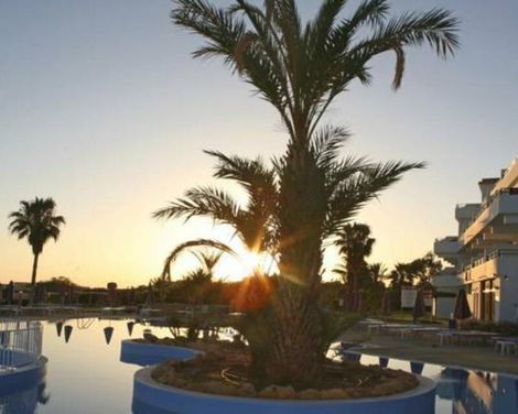 Corallia Beach Hotel Apartments
