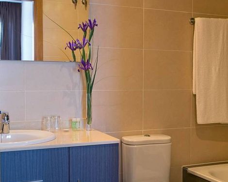Aparthotel Compostela Suites-3