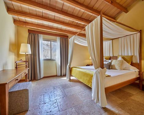 Pula Suites Boutique Resort