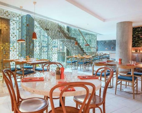 Lincoln Plaza London, Curio Collection by Hilton