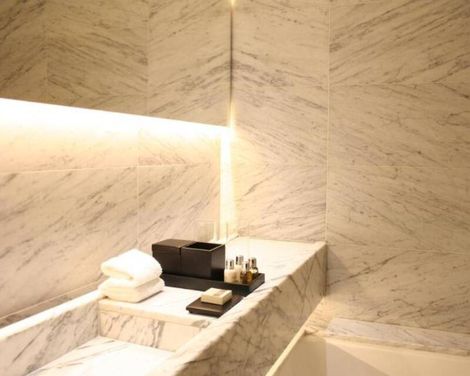 La Suite West