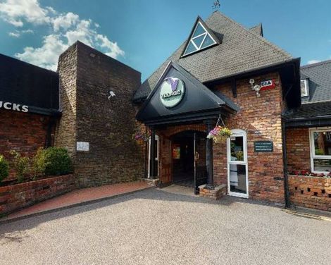 Village Hotel Hyde-1