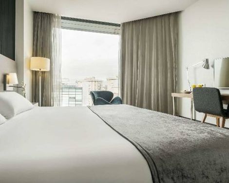 Hotel ILUNION Atrium