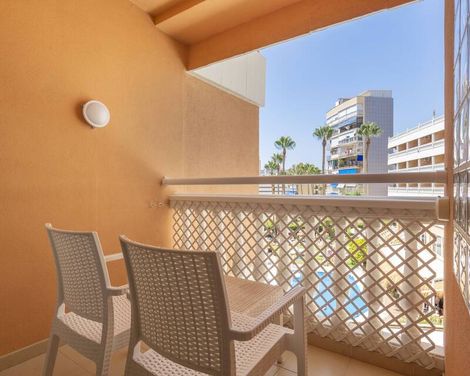 Hotel Parasol by Dorobe