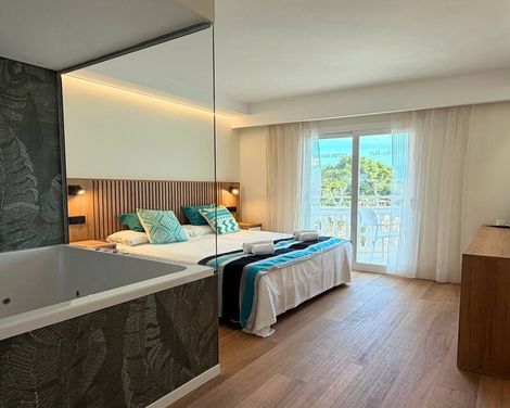 Hotel Triton Beach