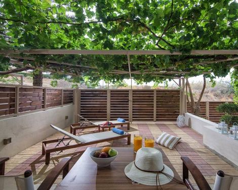Irida Hotel