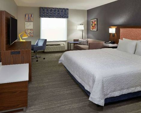 Hampton Inn & Suites by Hilton Montreal-Dorval-0