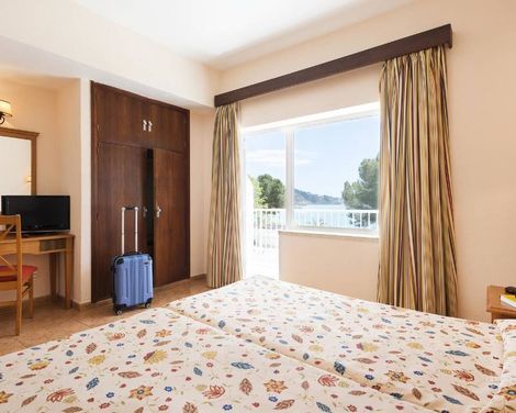 Neptuno Paguera Hostal