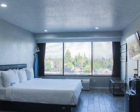 Capri Suites Anaheim-0