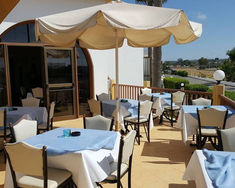 Cosmelenia Hotel & Apartments