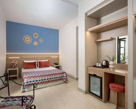 Club Titan Hotel