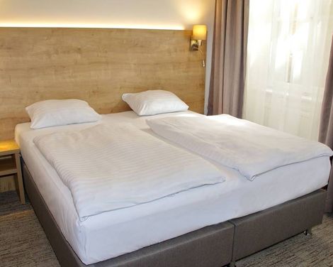 City Hotel Ring